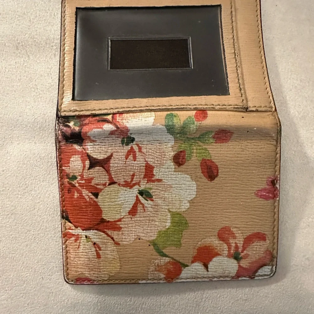 Gucci Floral Card Holder - Picture 3 of 6